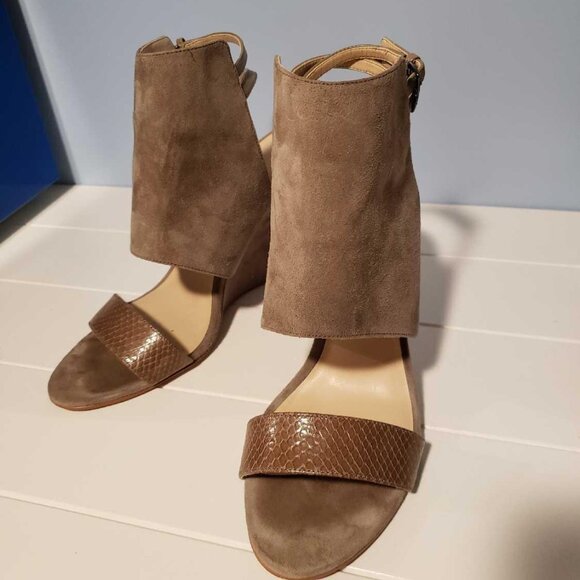 NINE WEST GREY WEDGE SANDAL SIZE 9 - Picture 5 of 5